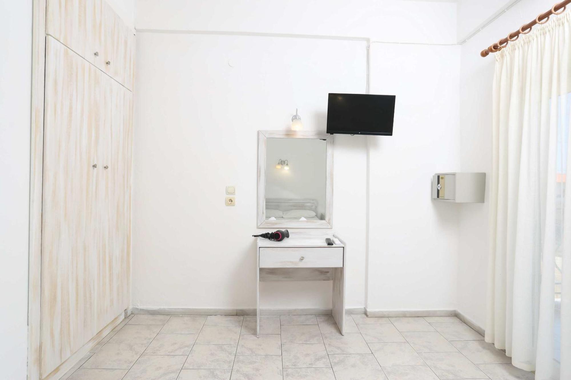 Spanos Apartments Anna'S Lodge Πολύχρονο Εξωτερικό φωτογραφία